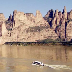 Western China tours to Bingling Temple