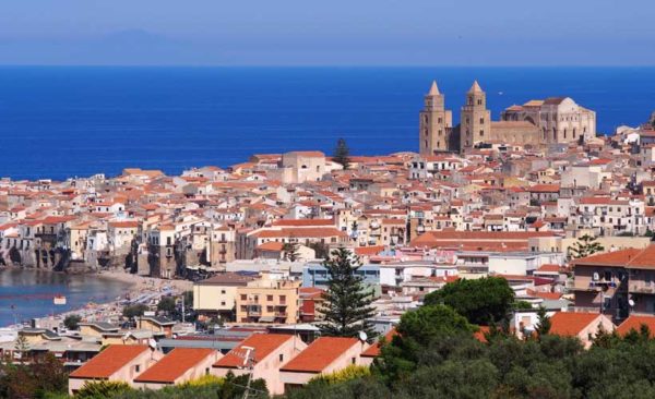 Sicily-georgeos-town-of-Cefalu